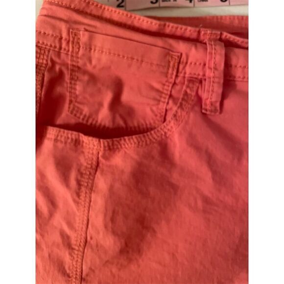 DKNY Women's Coral Casual Shorts Size 4 Comfortable Stretch - Picture 4 of 10